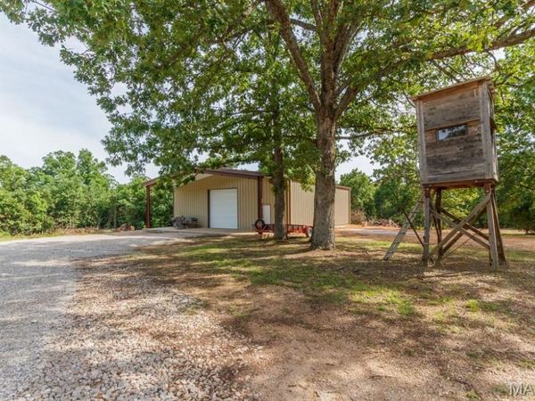 25585 MISTY OAK Drive , Lebanon, MO 65536