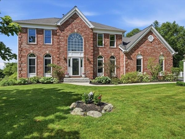 202 Rosemont Dr, North Andover, MA 01845