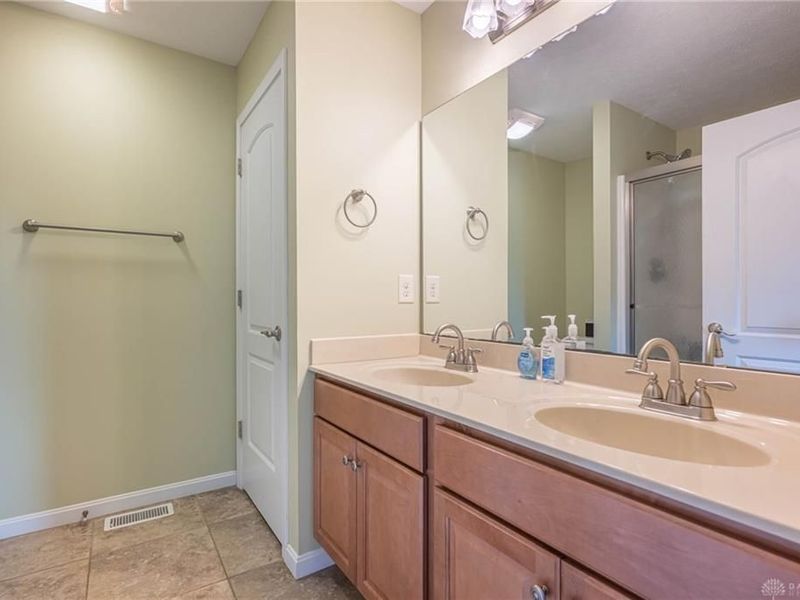 502 Stone Path Court, Carlisle, OH 45005 Photo 16