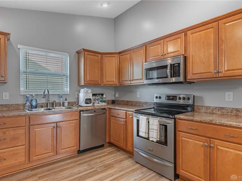 502 Stone Path Court, Carlisle, OH 45005 Photo 8