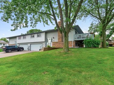 1738 Woodgate Lane, Eagan, MN 55122