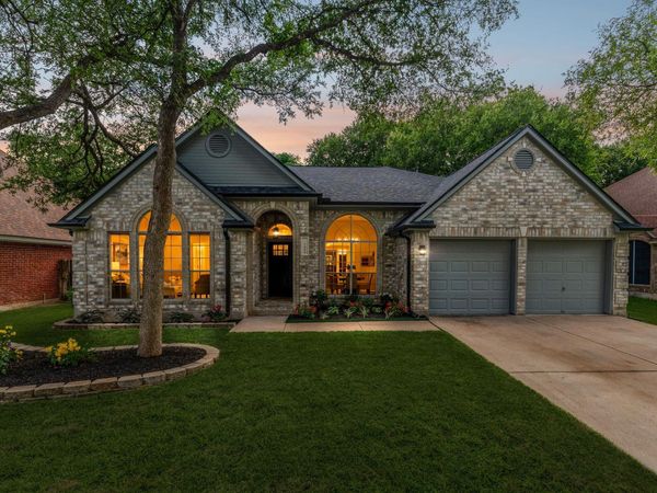 1000 Oaklands DR, Round Rock, TX 78681