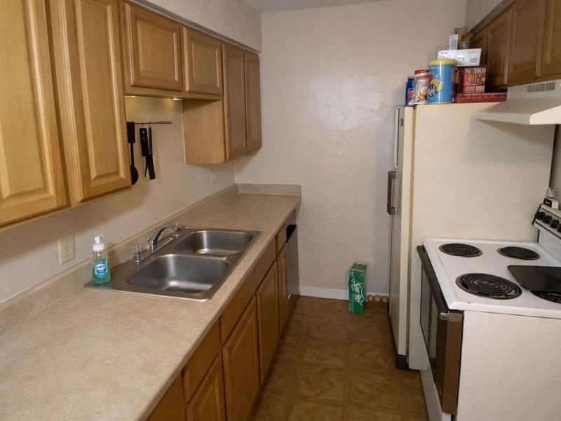 3664-3670 Mccarley Drive S, Columbus, OH 43228 Photo 2