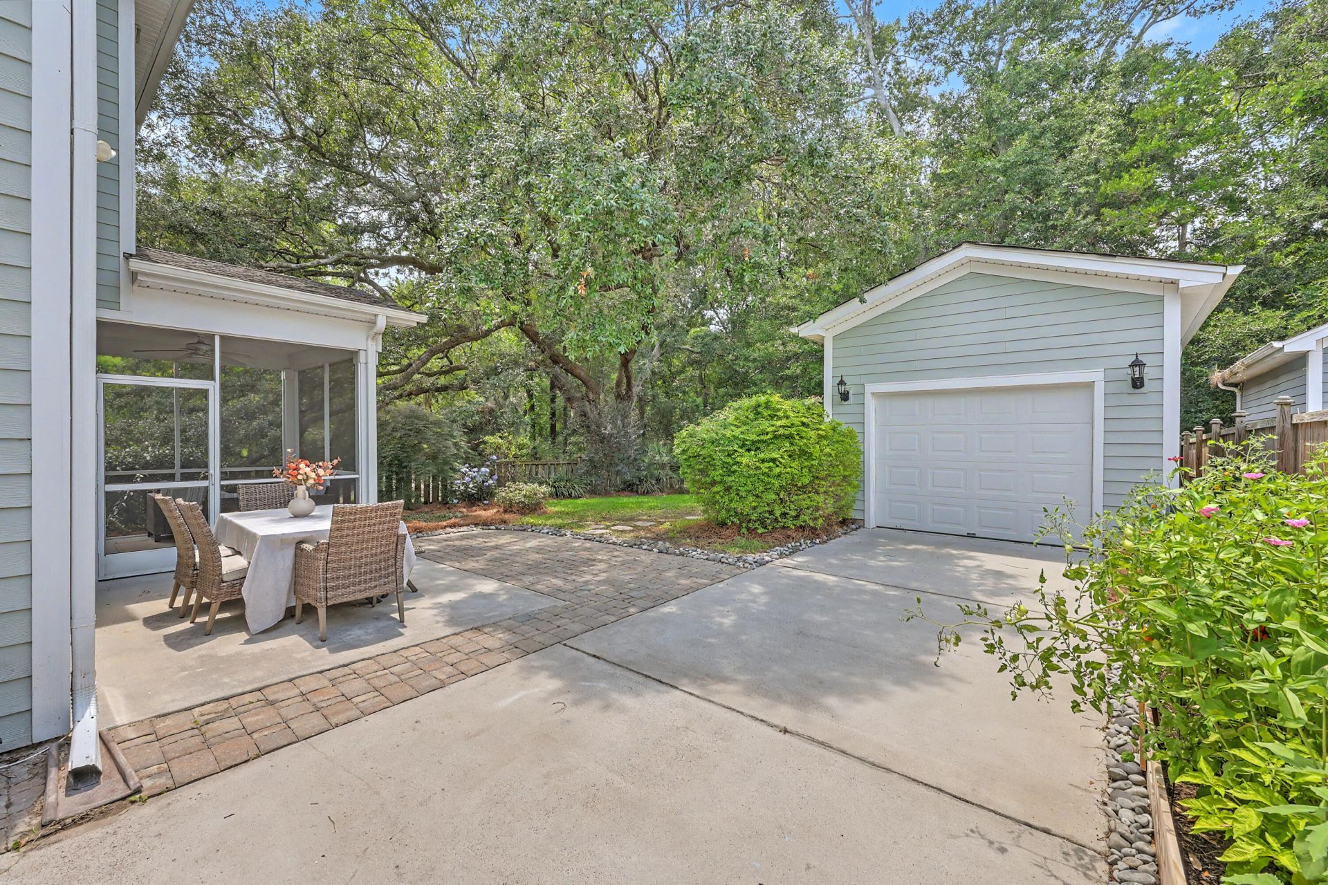 1625 Emmets Road Photo 6