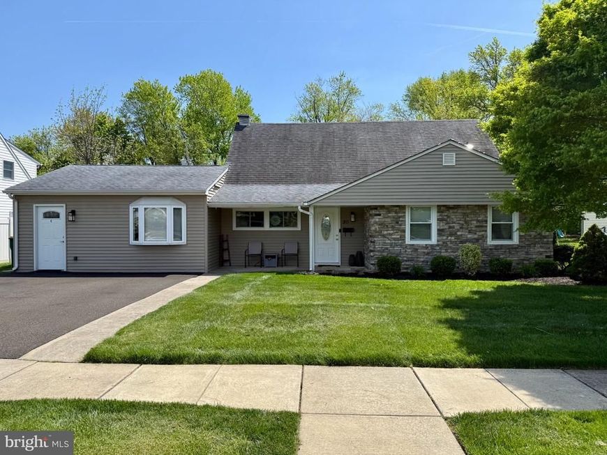 30 Hollow Road , Levittown, PA 19056 Main Photo