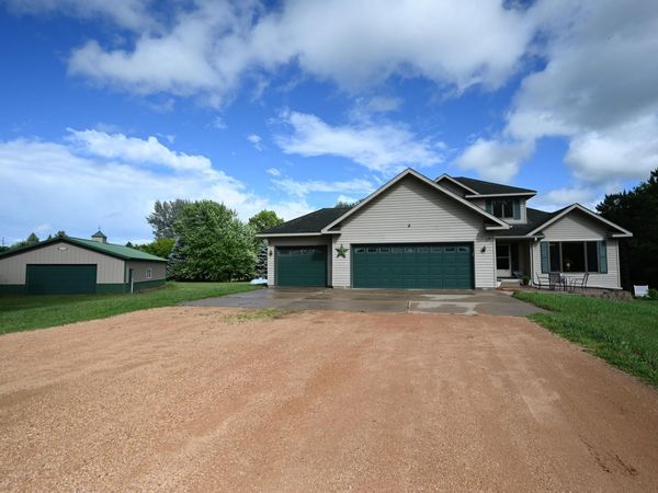 2161 Colburn Drive, Shakopee, MN 55379