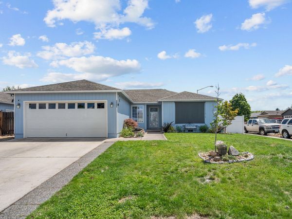 8092 Abbey Road, White City, OR 97503