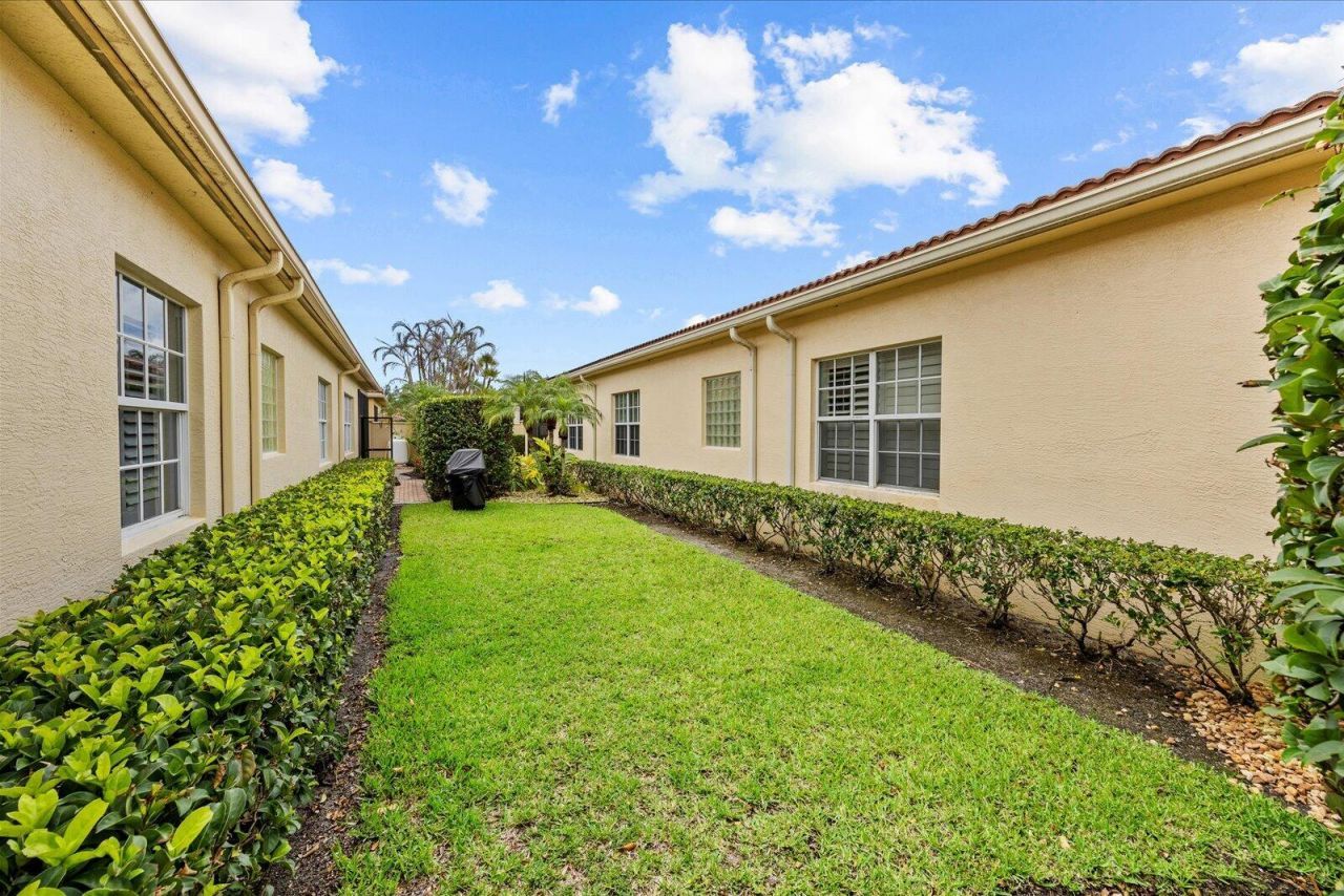 10099 SW Duccio Lane, Port Saint Lucie, FL 34986 Photo