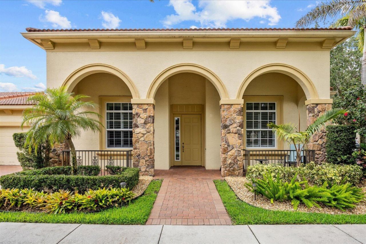 10099 SW Duccio Lane, Port Saint Lucie, FL 34986 Photo