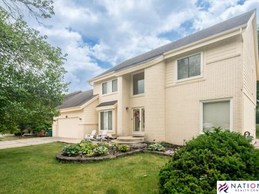 37709 Glengrove Drive, Farmington, MI 48331