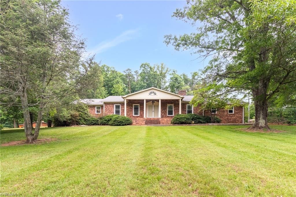 706 Whitaker Chapel Road, Pilot Mountain, NC 27041 Main Photo