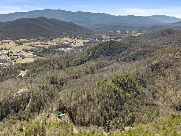 274 Cove Hollow Rd, Cosby, TN 37722