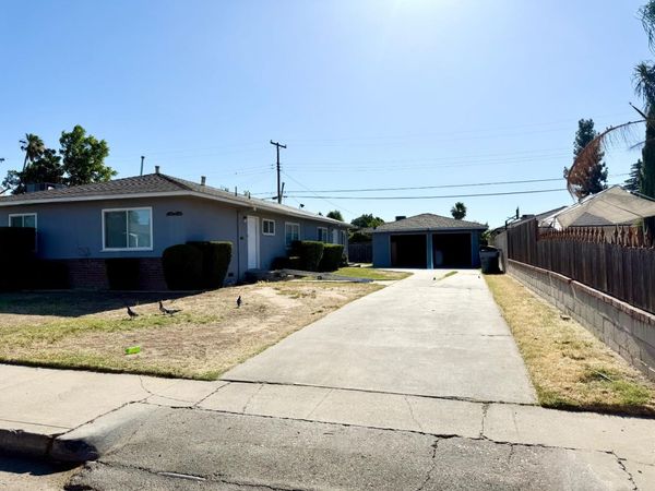 2104 Mayfair Dr, Fresno, CA 93703
