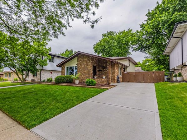 11938 S Tripp Avenue , Alsip, IL 60803