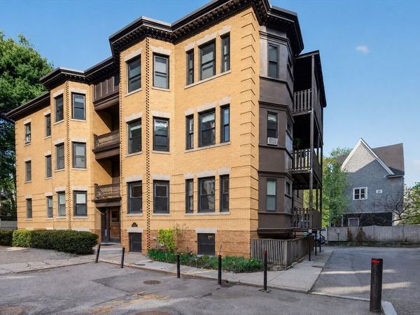 17 Park Vale, Unit 4A, Brookline, MA 02446