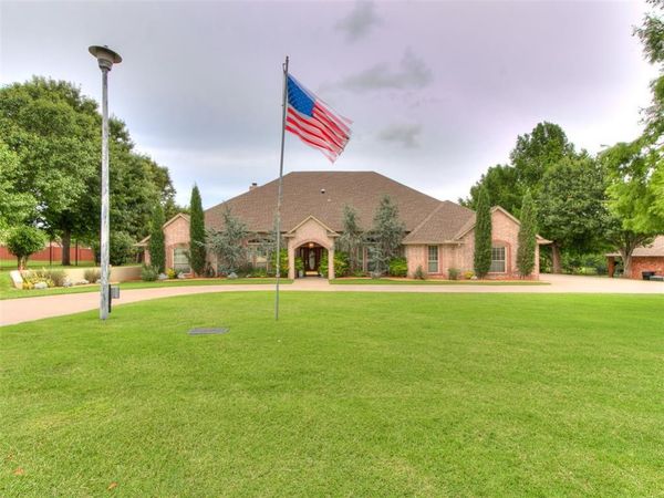 1701 SW 38th Street, Moore, OK 73160