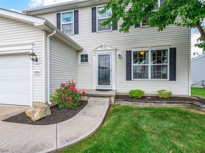 37529 Tail Feather Drive, North Ridgeville, OH 44039 Photo 4