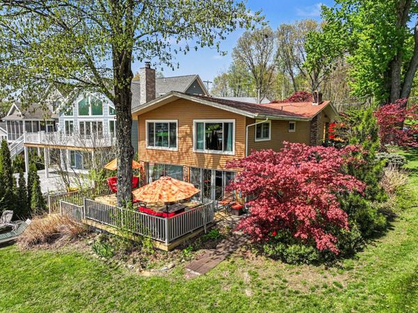 50575 W Lakeshore Drive, Dowagiac, MI 49047