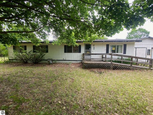 1961 Country Lane, Weidman, MI 48893