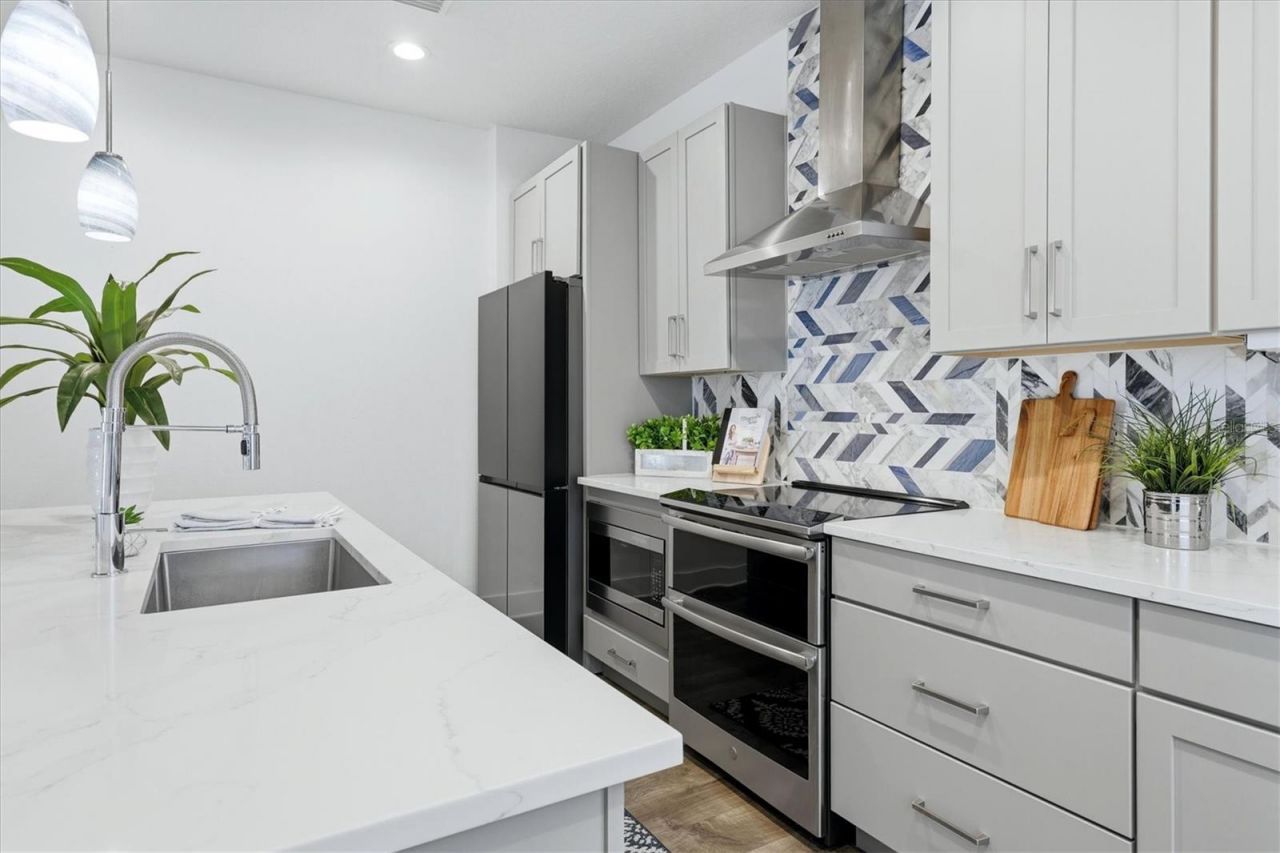 2551 11th Pl N, Saint Petersburg, FL 33713 Photo