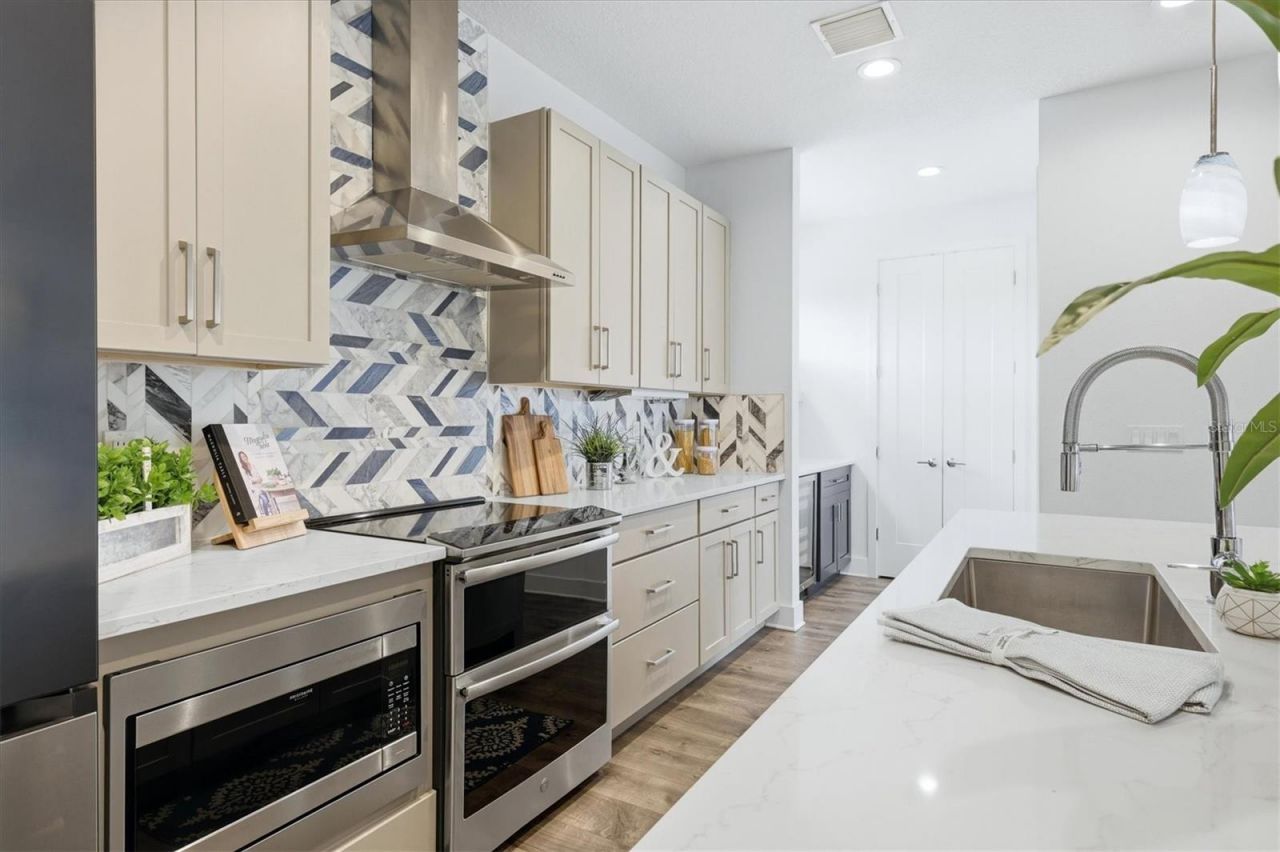 2551 11th Pl N, Saint Petersburg, FL 33713 Photo