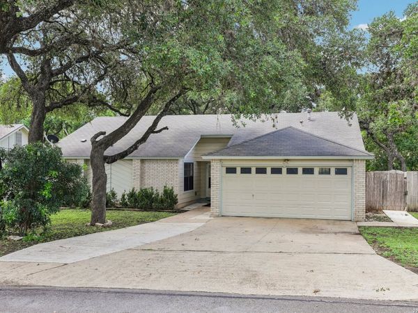 7111 Bart Hollow Dr, San Antonio, TX 78250