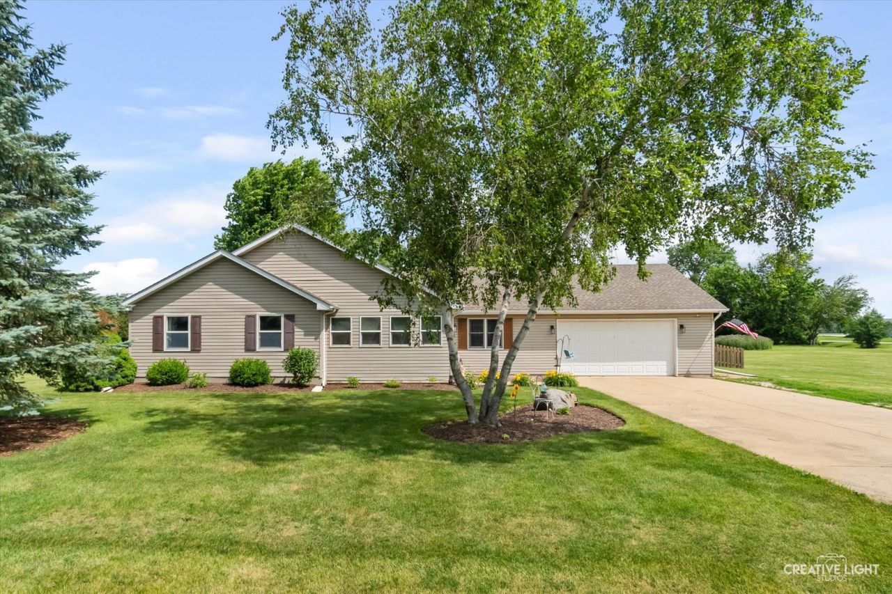 4091 E 2370th Road, Sheridan, IL 60551