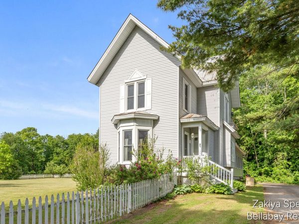 13543 Pine Lake Avenue NE, Cedar Springs, MI 49319