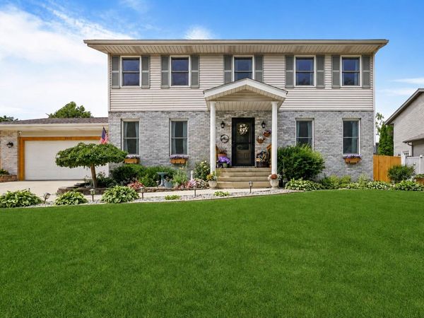 2242 Grand Avenue , Schererville, IN 46375