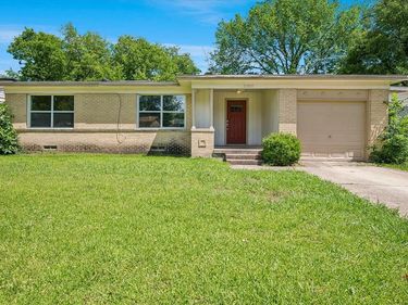 10850 Sharondale Drive, Dallas, TX 75228