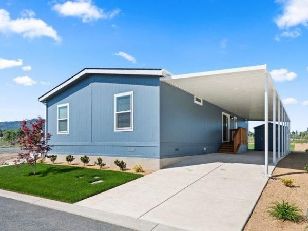 300 Luman Road, Unit 146, Phoenix, OR 97535