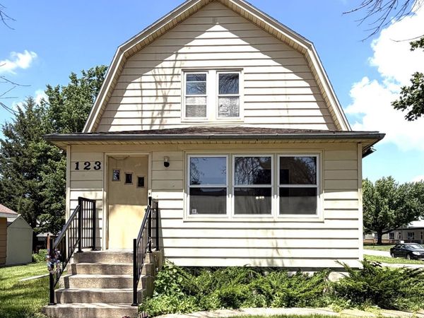 123 E 12th Street , Fairmont, MN 56031