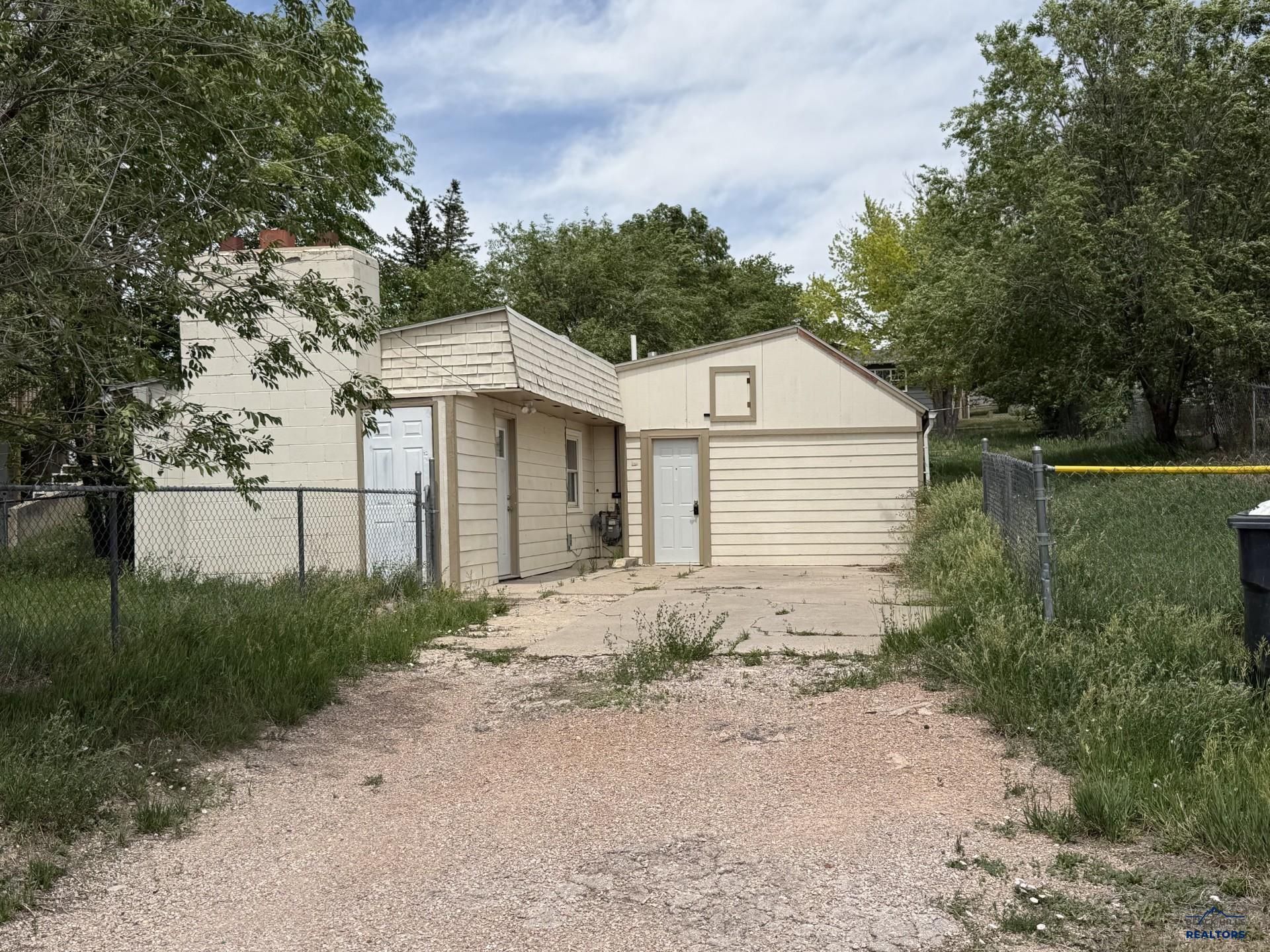 121 E College Ave, Rapid City, SD 57701 Main Photo