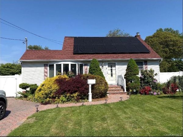 8 Wantagh Avenue , East Islip, NY 11730