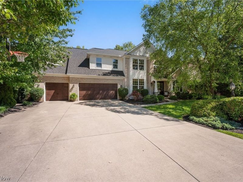 20108 Kylemore Drive, Strongsville, OH 44149 Photo 2