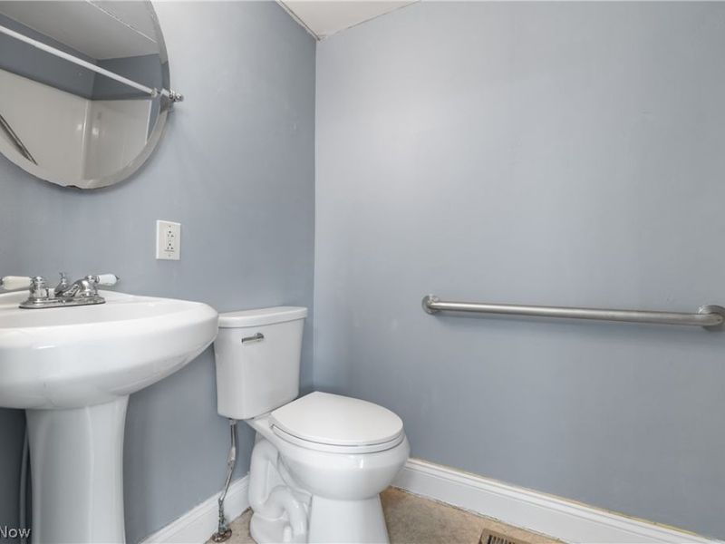 1012 Brown Street, Akron, OH 44301 Photo 15