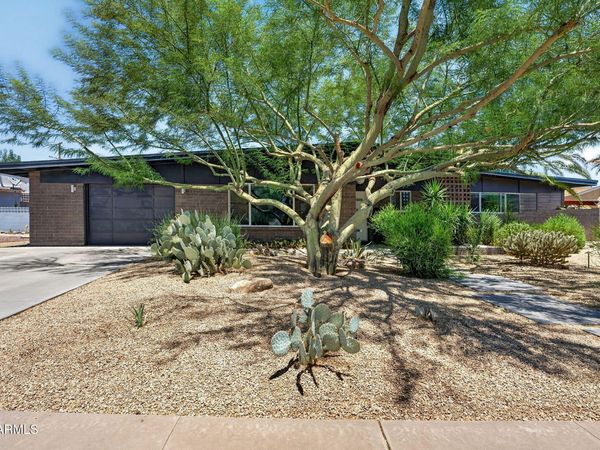 412 E LOYOLA Drive, Tempe, AZ 85282