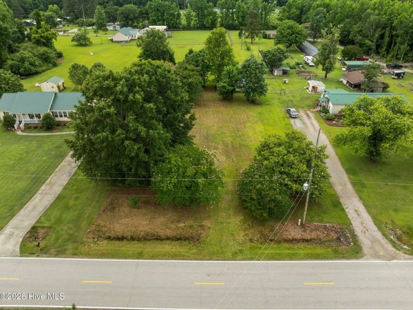 1935 Sr 1516 , Washington, NC 27889