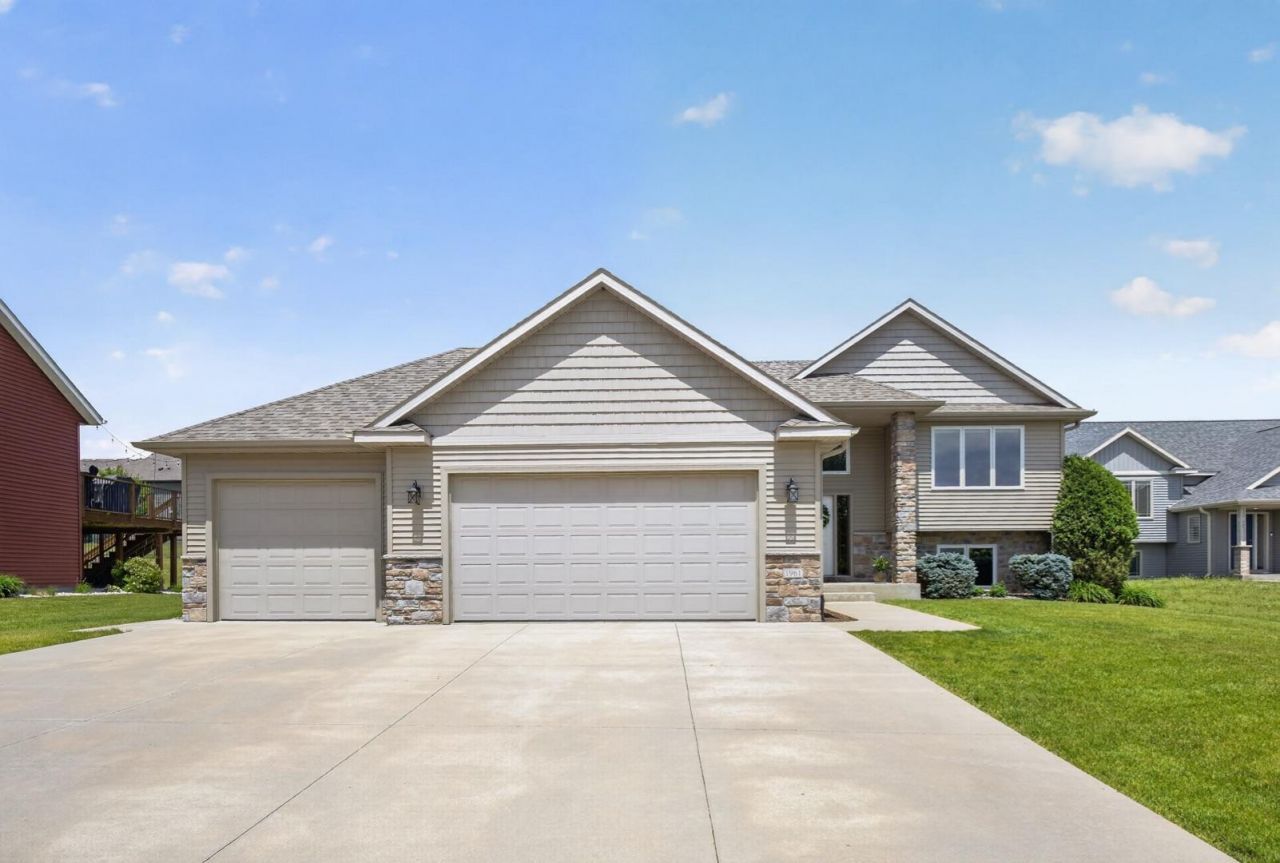 1961 Fieldstone Road SW, Rochester, MN 55902