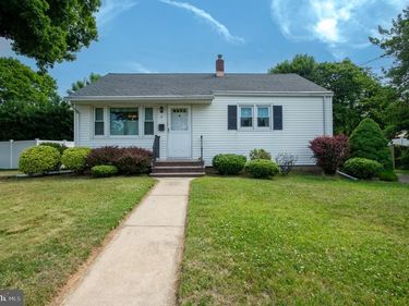 4 MADELINE, EAST BRUNSWICK, NJ 08816
