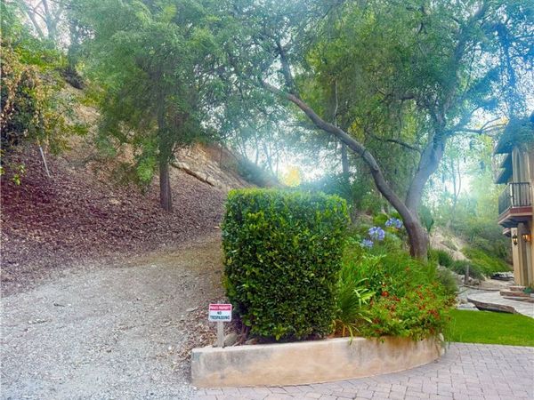 4551 Lindley Avenue, Tarzana, CA 91356