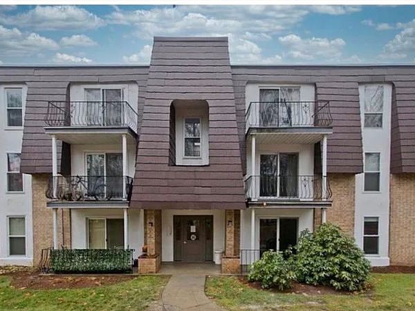16 Shadowbrook Ln, Unit 14, Milford, MA 01757