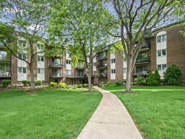 1200 W Northwest Highway , Unit 109, Mount Prospect, IL 60056