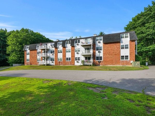 39 Ernest Avenue, Unit 202, Exeter, NH 03833