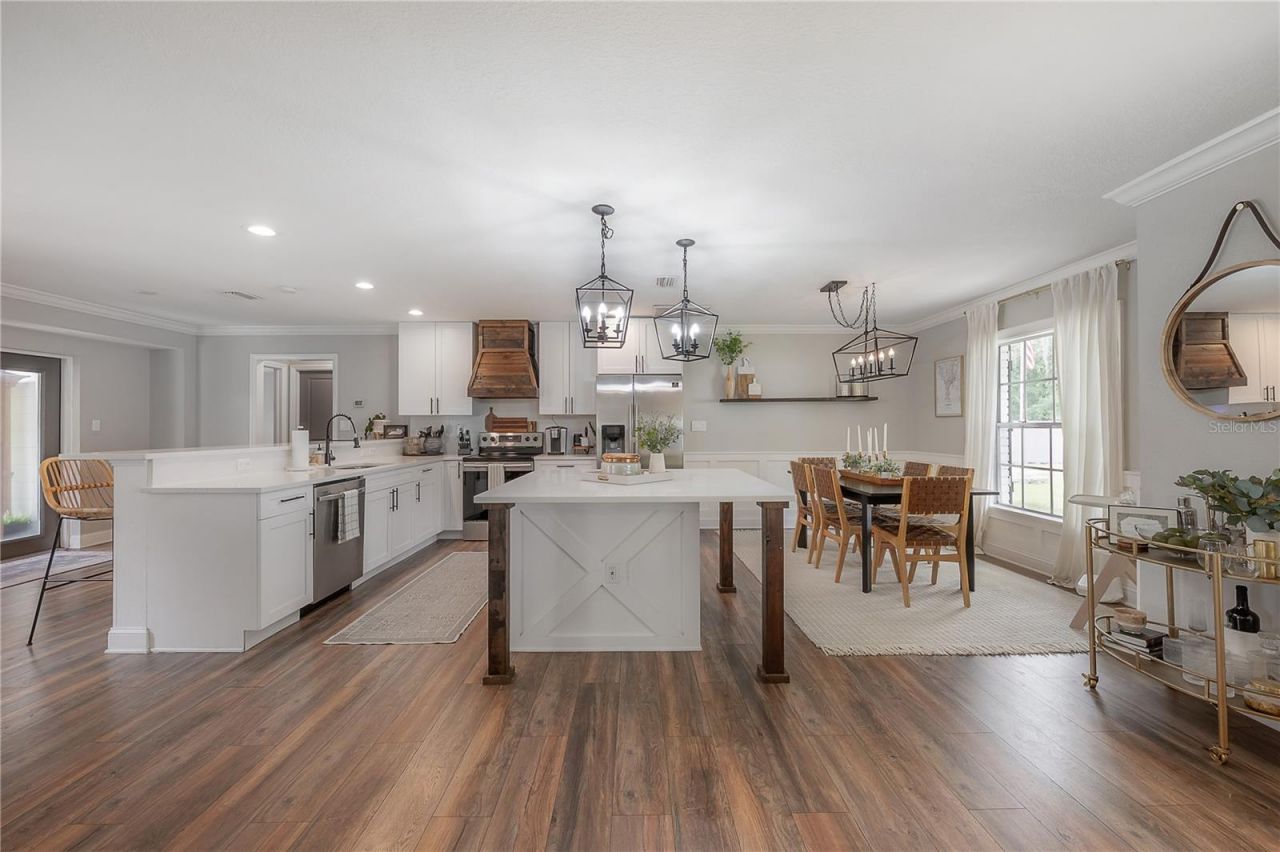 608 Sunset Lane, Lutz, FL 33549 Photo