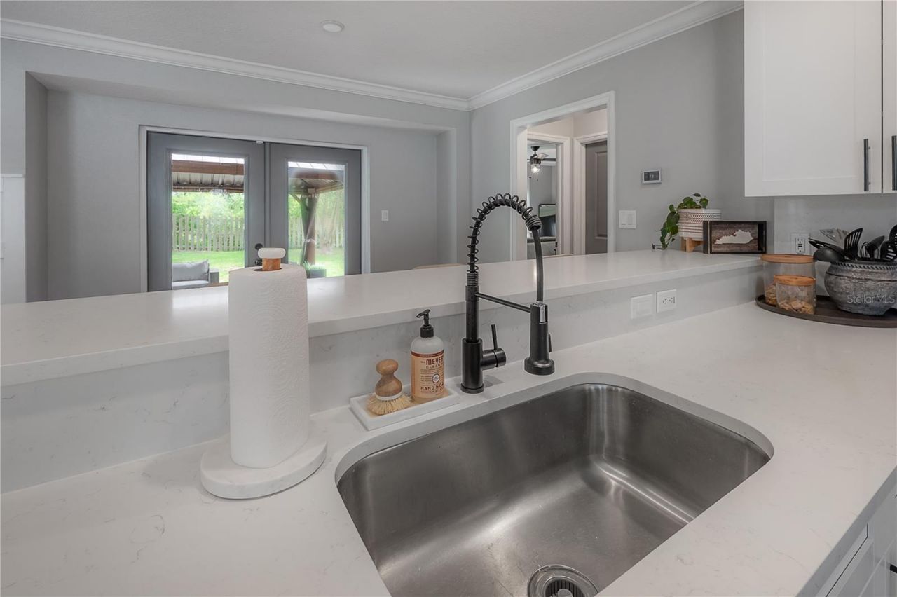 608 Sunset Lane, Lutz, FL 33549 Photo