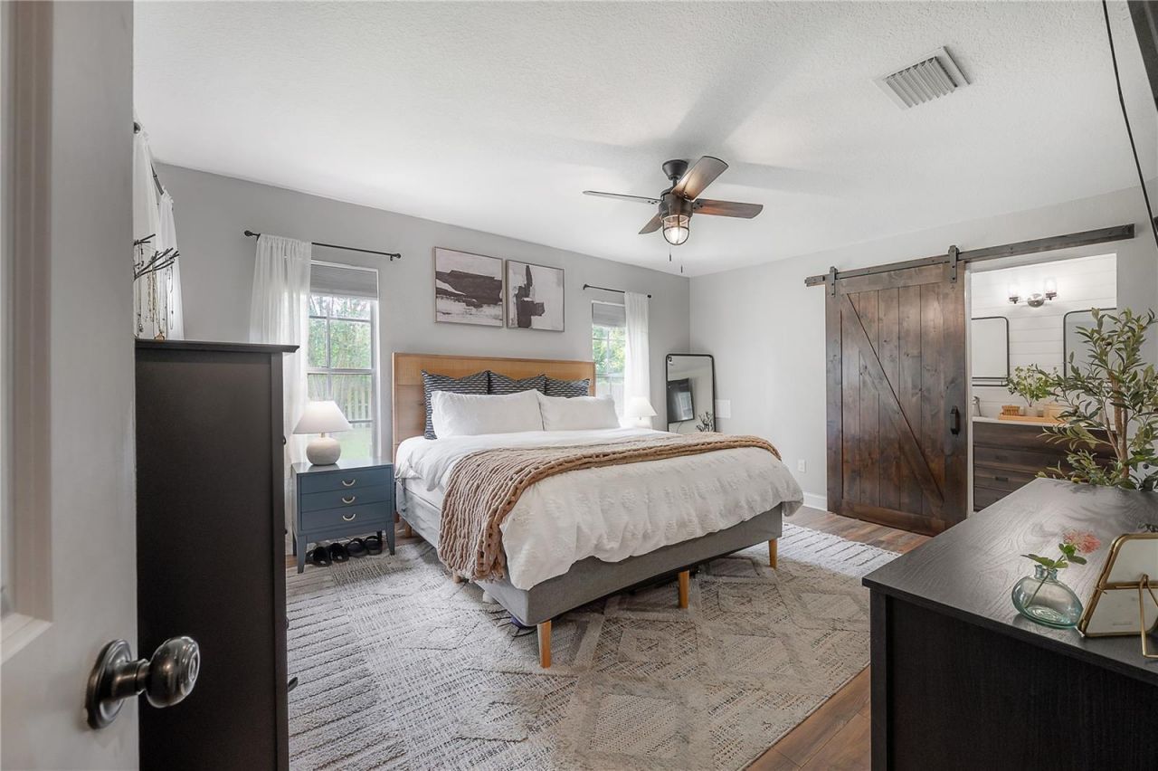 608 Sunset Lane, Lutz, FL 33549 Photo