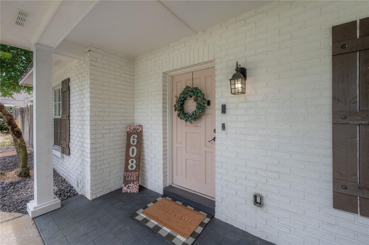 608 Sunset Lane, Lutz, FL 33549 Photo
