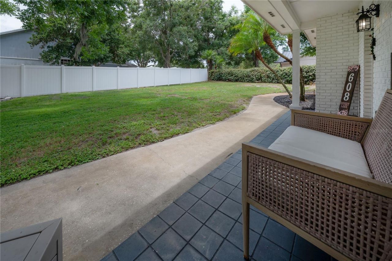 608 Sunset Lane, Lutz, FL 33549 Photo