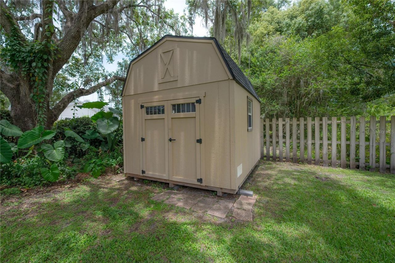 608 Sunset Lane, Lutz, FL 33549 Photo